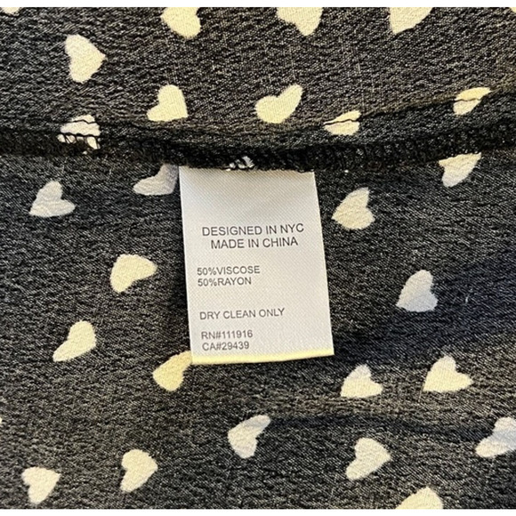 Yumi Kim Dress Womens XS Fit & Flare Black White Heart Print Off Shoulder Preppy - Picture 7 of 7